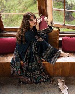 Sajal Ali feet photo thumbnail