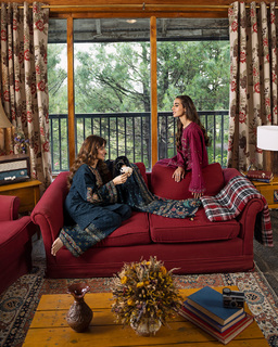 Sajal Ali feet photo thumbnail