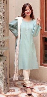 Sajal Ali feet photo thumbnail