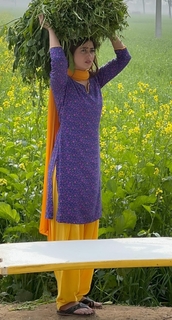 Sajal Ali feet photo thumbnail