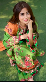 Sajal Ali feet photo thumbnail