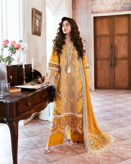 Sajal Ali feet photo thumbnail