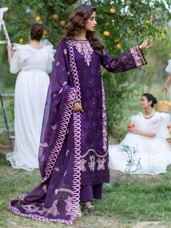 Sajal Ali feet photo thumbnail