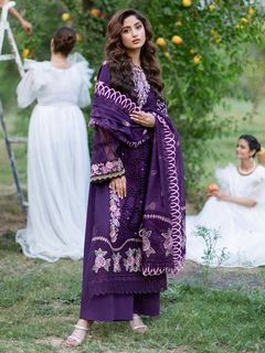 Sajal Ali feet photo thumbnail