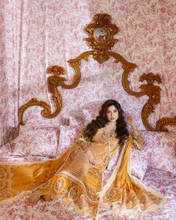 Sajal Ali feet photo thumbnail