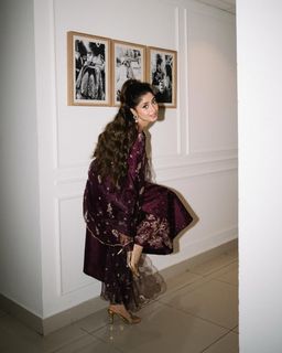 Sajal Ali feet photo thumbnail