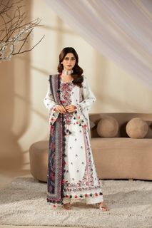 Sajal Ali feet photo thumbnail