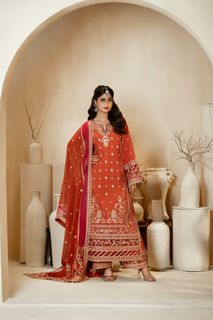 Sajal Ali feet photo thumbnail