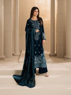 Sajal Ali feet photo thumbnail