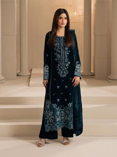 Sajal Ali feet photo thumbnail