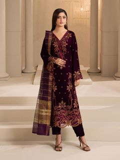 Sajal Ali feet photo thumbnail