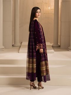 Sajal Ali feet photo thumbnail