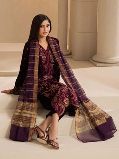 Sajal Ali feet photo thumbnail