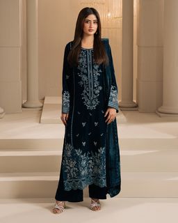 Sajal Ali feet photo thumbnail