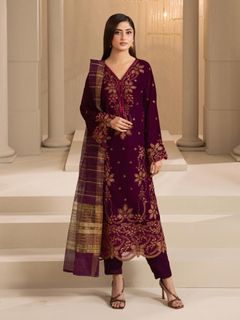 Sajal Ali feet photo thumbnail