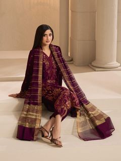 Sajal Ali feet photo thumbnail