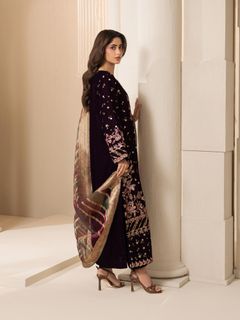 Sajal Ali feet photo thumbnail