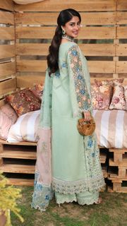 Sajal Ali feet photo 12