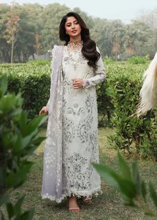 Sajal Ali feet photo 7