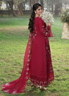 Sajal Ali feet photo 19