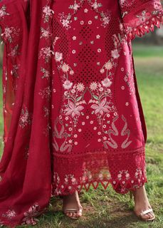 Sajal Ali feet photo 18
