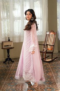 Sajal Ali feet photo 13
