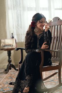 Sajal Ali feet photo 10