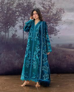 Sajal Ali feet photo 18