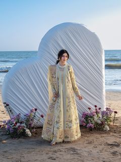 Sajal Ali feet photo 11