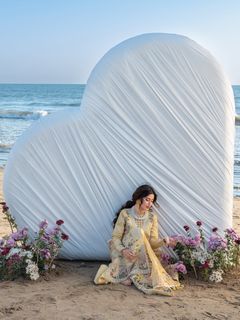 Sajal Ali feet photo 9