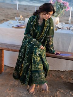 Sajal Ali feet photo 3