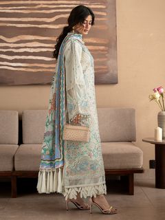 Sajal Ali feet photo 1