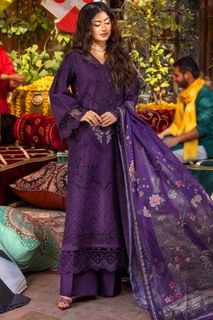 Sajal Ali feet photo 11