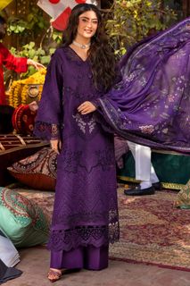 Sajal Ali feet photo 10