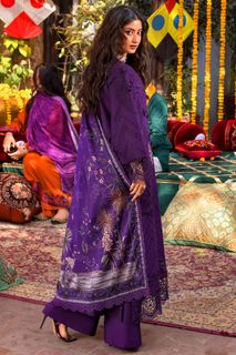 Sajal Ali feet photo 9