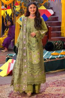 Sajal Ali feet photo 7