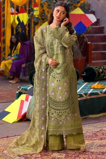 Sajal Ali feet photo 5