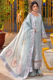 Sajal Ali feet photo 4