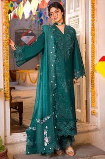 Sajal Ali feet photo 18