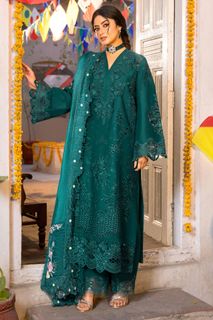 Sajal Ali feet photo 16
