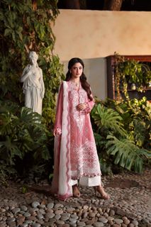 Sajal Ali feet photo 19
