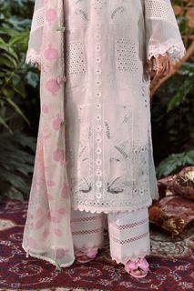 Sajal Ali feet photo 7