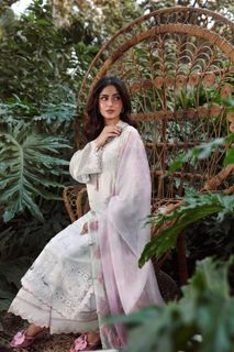 Sajal Ali feet photo 5