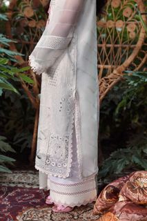Sajal Ali feet photo 3
