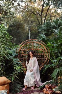 Sajal Ali feet photo 2