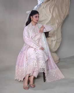 Sajal Ali feet photo 17