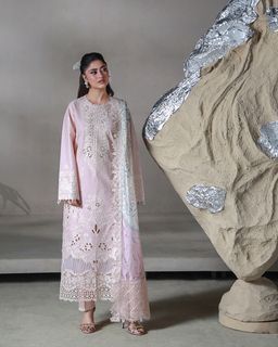 Sajal Ali feet photo 16
