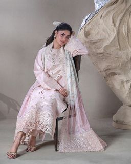 Sajal Ali feet photo 14
