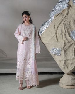 Sajal Ali feet photo 13