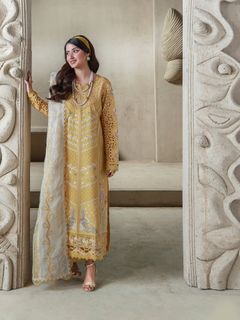 Sajal Ali feet photo 12